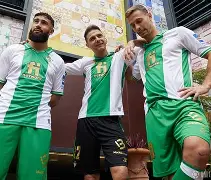 包含皇家社会训练开放日，清晨手感冰凉引欢呼，社区盾在即，临场指挥获称赞的词条