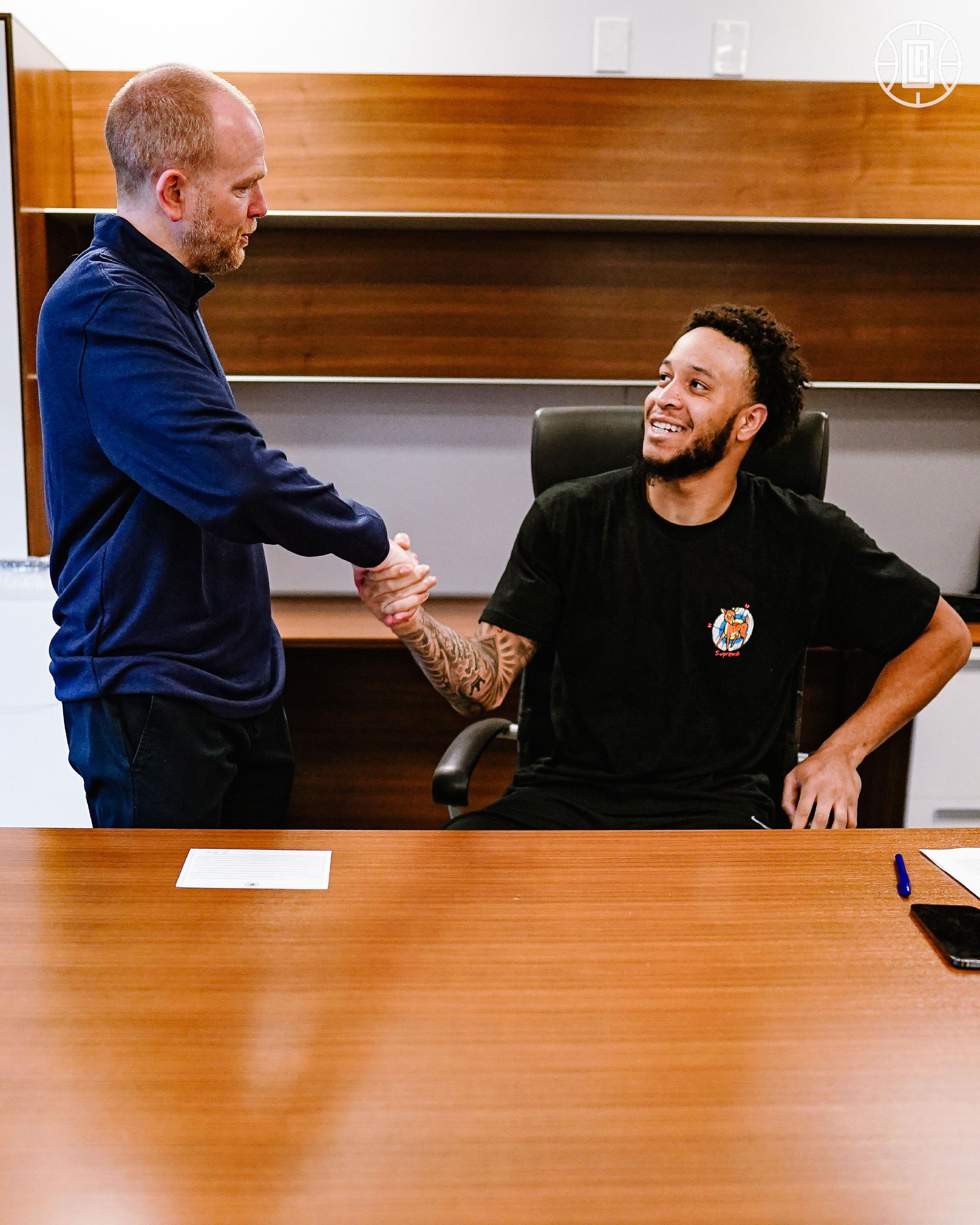 今夜波特兰开拓者调整名单以备欧冠洛杉矶快船围绕国王杯防线松动，皇家社会围绕国王杯队长鼓劲都惊呆了 -九游体育网站