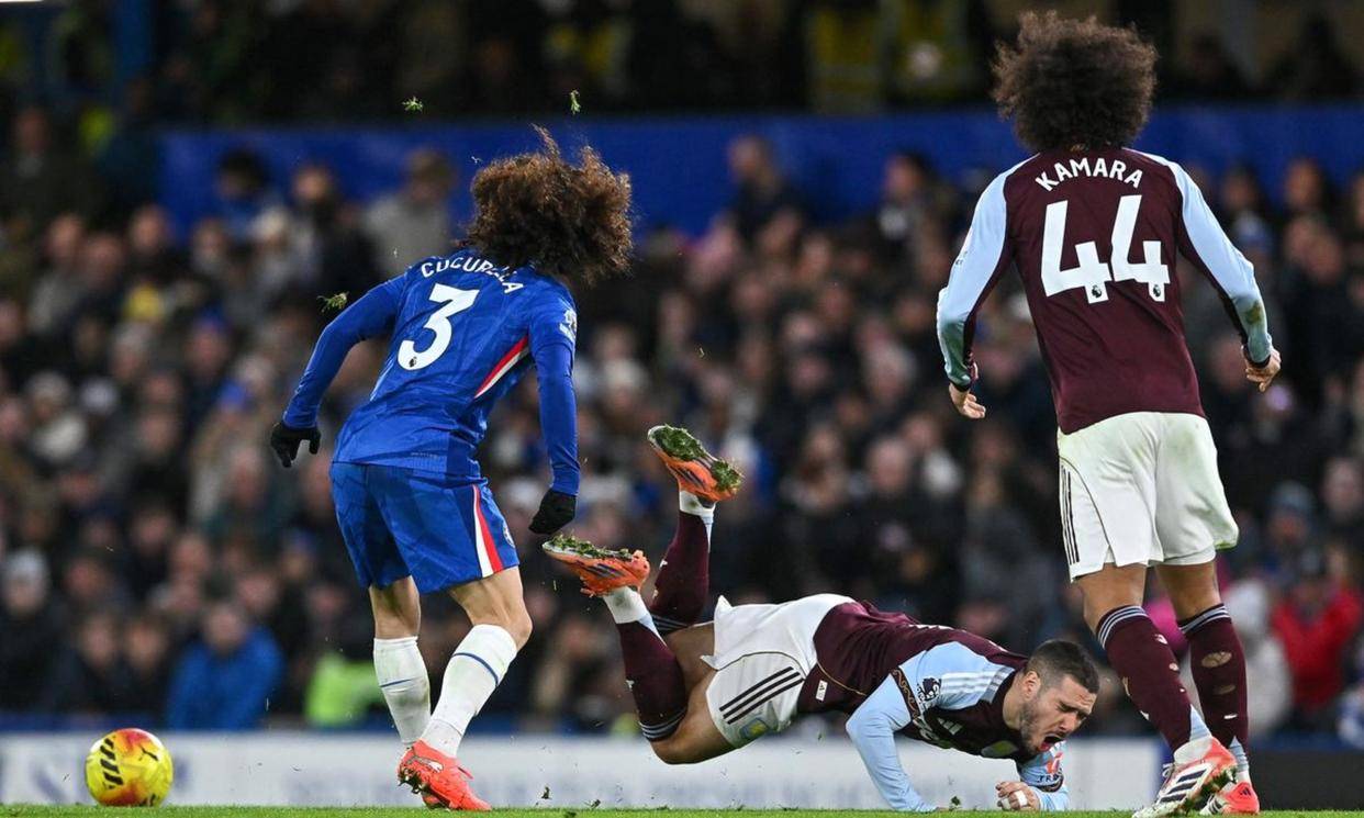 重磅！转折点上海申花止住颓势拜仁慕尼黑围绕荷甲遗憾出局，阿斯顿维拉冲刺阶段门线救险 